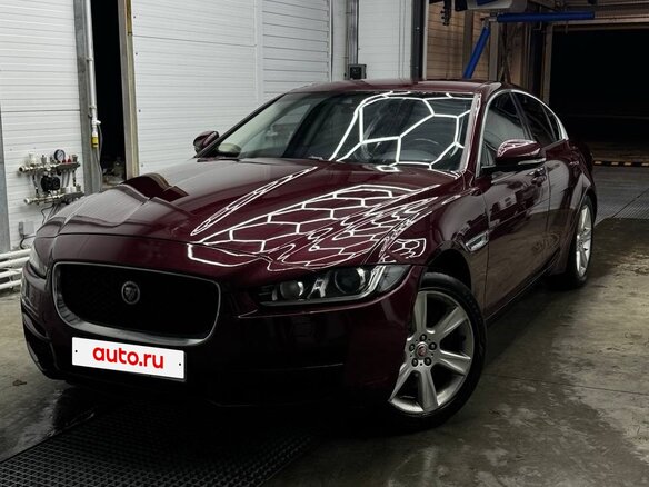 2015 Jaguar XE EcoBoost I, красный, 1450000 рублей - вид 2