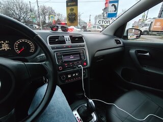 2015 Volkswagen Polo V, белый, 700000 рублей, вид 5