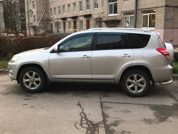 2010 Toyota RAV4 III (XA30), серебристый, 1900000 рублей - вид 3
