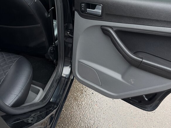 2010 Ford Focus II Рестайлинг, чёрный, 700000 рублей - вид 12
