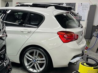 2016 BMW 1 серии 118i II (F20/F21) Рестайлинг, белый, 1500000 рублей, вид 5