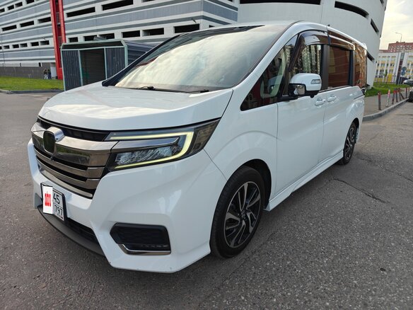 2021 Honda Stepwgn V Рестайлинг, белый, 2750000 рублей - вид 1