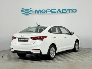2017 Hyundai Solaris II, белый, 880000 рублей, вид 5