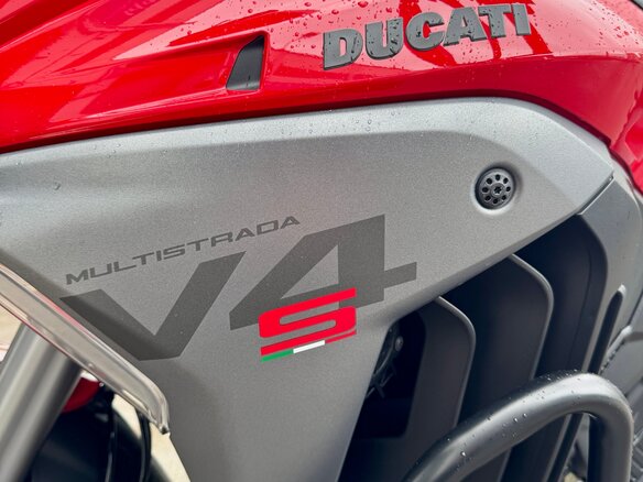 2025 Ducati Multistrada V4, красный, 3000000 рублей - вид 5
