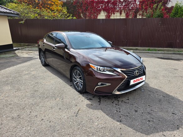 2015 Lexus ES 250 VI Рестайлинг, коричневый, 2400000 рублей - вид 2