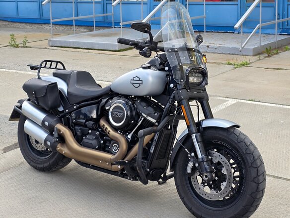 2020 Harley-Davidson Fat Bob, серебристый, 1500000 рублей