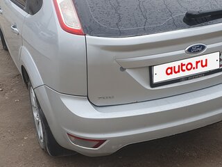 2010 Ford Focus II Рестайлинг, серебристый, 330000 рублей, вид 3