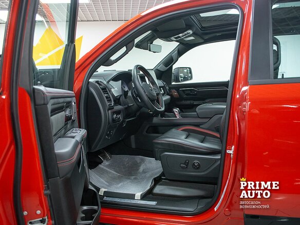 2025 Ram 1500 RHO V Рестайлинг, красный - вид 10
