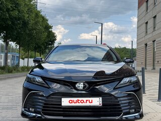 2020 Toyota Camry VIII (XV70), чёрный, 2550000 рублей, вид 1