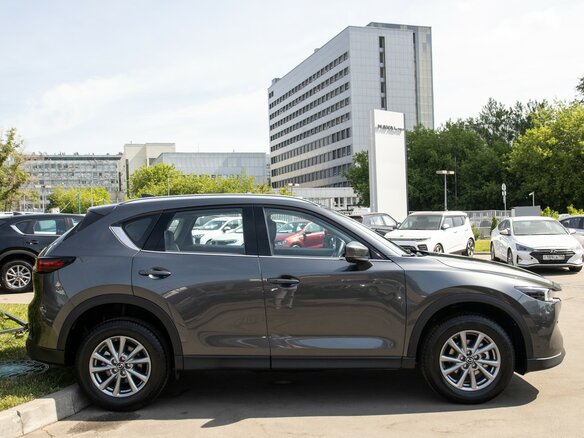 2026 Mazda CX-5 II Рестайлинг, серый, 4195000 рублей - вид 3