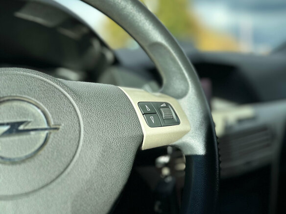 2008 Opel Astra H Рестайлинг, чёрный - вид 13