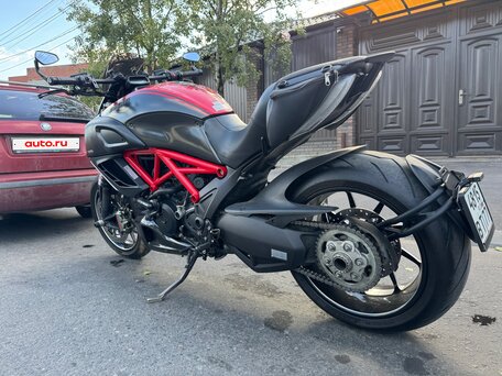 2011 Ducati Diavel Carbon, красный, 1250000 рублей, вид 3