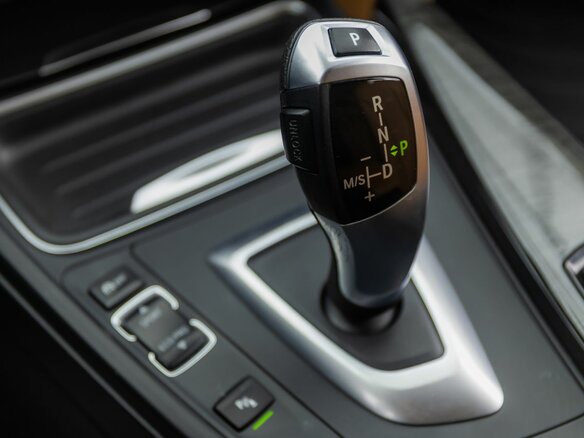 2013 BMW 3 серии Gran Turismo 320i xDrive VI (F3x), коричневый, 1849000 рублей - вид 14