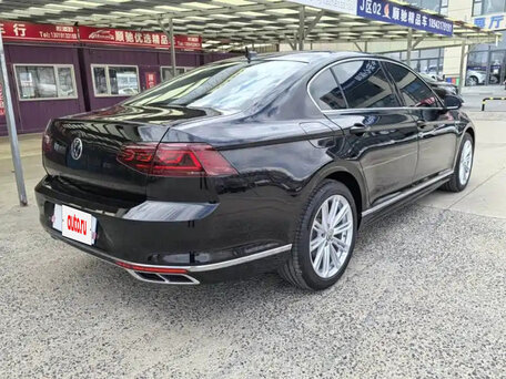 2022 Volkswagen Passat B8 Рестайлинг, чёрный, 1850000 рублей, вид 4