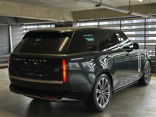 2022 Land Rover Range Rover P530 MHEV V, зелёный, 13900000 рублей, вид 4