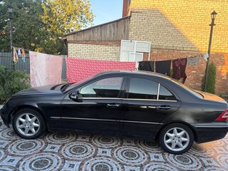 2003 Mercedes-Benz C-Класс 200 II (W203), чёрный, 360000 рублей, вид 2