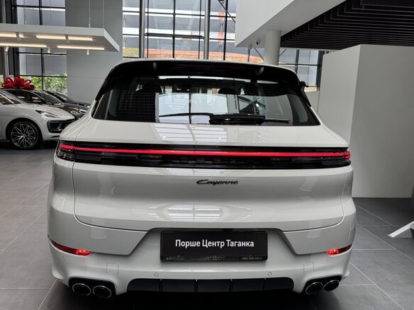 2025 Porsche Cayenne III Рестайлинг, серый - вид 9