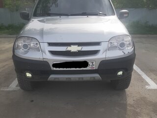 2012 Chevrolet Niva I Рестайлинг, серебристый, 410000 рублей, вид 1