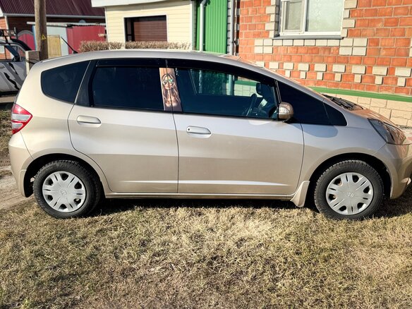 2009 Honda Fit II, серый, 850000 рублей - вид 5