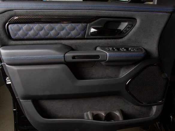 2024 Ram 1500 Crew Cab V Рестайлинг, чёрный, 9998000 рублей - вид 21