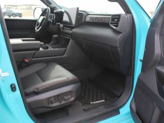 2026 Toyota Tundra CrewMax III, голубой, 12490000 рублей, вид 2