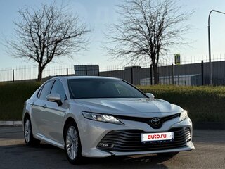 2020 Toyota Camry VIII (XV70), белый, 3050000 рублей, вид 3