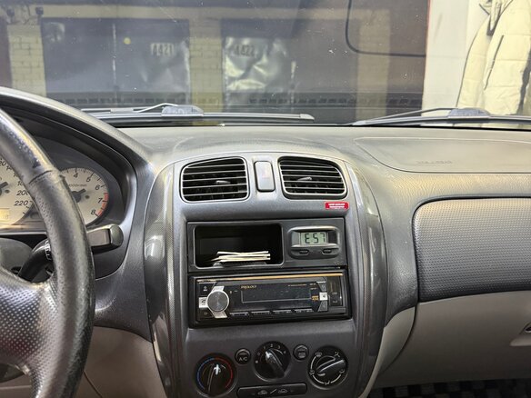 2003 Mazda 323 VI (BJ) Рестайлинг, бежевый, 430000 рублей - вид 16