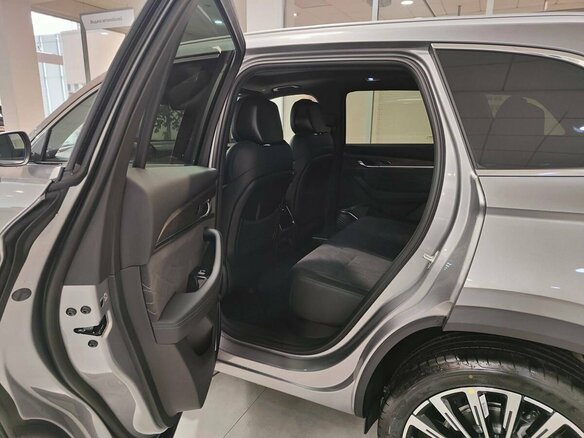 2026 Geely Monjaro I Рестайлинг, серебристый - вид 7
