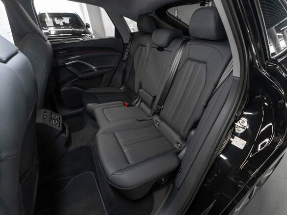 2026 Audi Q5 Sportback TFSI quattro S tronic II (GU), чёрный, 7950000 рублей - вид 13