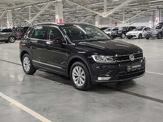 2017 Volkswagen Tiguan II, чёрный, 2450000 рублей, вид 3