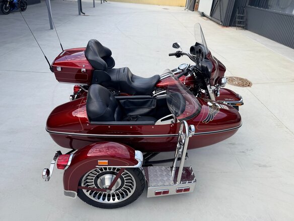 2009 Harley-Davidson Electra Glide, красный - вид 13