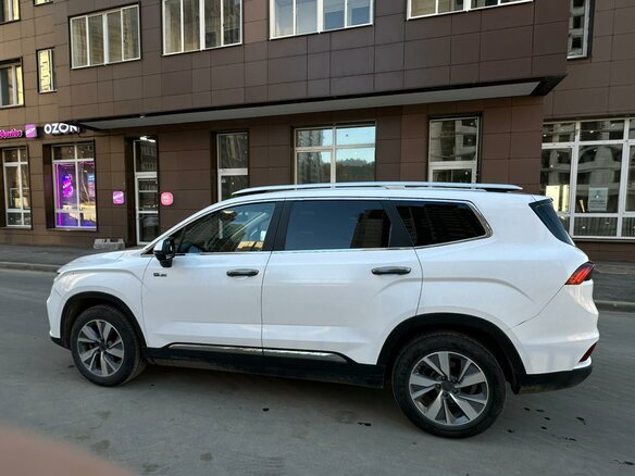2022 Geely Okavango I, серебристый, 2100000 рублей - вид 2