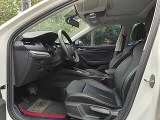 2022 Skoda Octavia IV (A8), белый, 1780005 рублей, вид 5