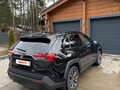 2024 Toyota RAV4 V (XA50), чёрный, 4095000 рублей - вид 2