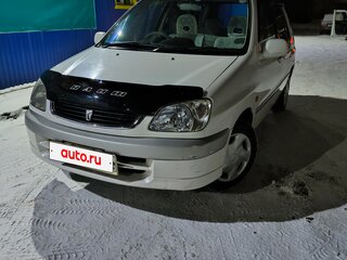 2001 Toyota Raum I, белый, 430000 рублей, вид 2