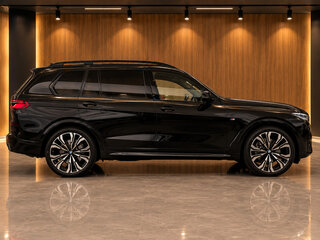 2024 BMW X7 40i I (G07) Рестайлинг, чёрный, 12600000 рублей, вид 2