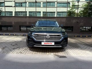 2020 Volkswagen Touareg III, чёрный, 5500000 рублей, вид 2