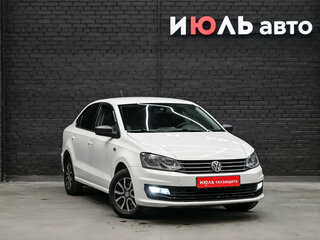 2017 Volkswagen Polo V Рестайлинг, белый, 800000 рублей, вид 3