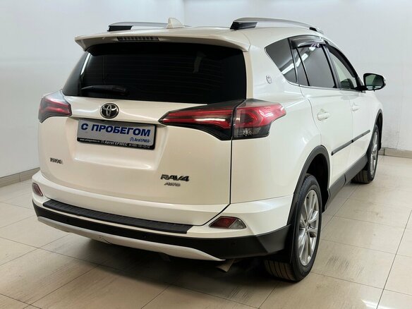 2016 Toyota RAV4 IV (XA40) Рестайлинг, белый - вид 3