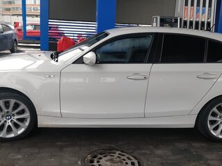 2011 BMW 1 серии 116i I (E81/E82/E87/E88) Рестайлинг, белый, 900000 рублей, вид 4