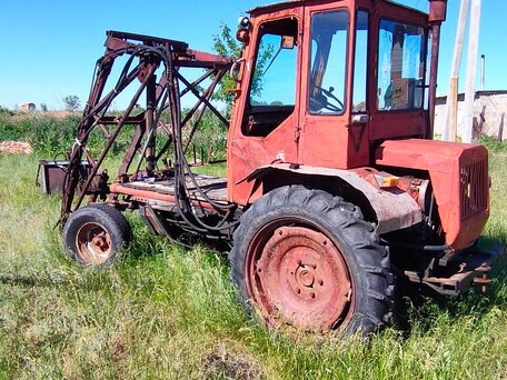 1980 ХТЗ Т-16, красный, 150000 рублей, вид 2