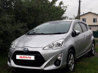 2017 Toyota Aqua I Рестайлинг, серебристый, 1030000 рублей, вид 1