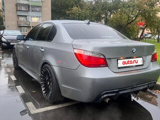 2003 BMW 5 серии 530i V (E60/E61), серебристый, 650000 рублей, вид 3