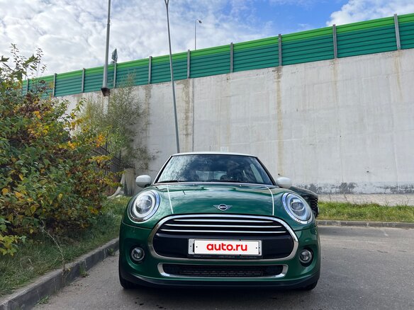 2021 Mini Hatch Cooper III (F55/F56) Рестайлинг, белый, 2500000 рублей - вид 9