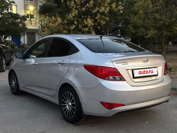 2016 Hyundai Solaris I Рестайлинг, серебристый, 1280000 рублей - вид 4
