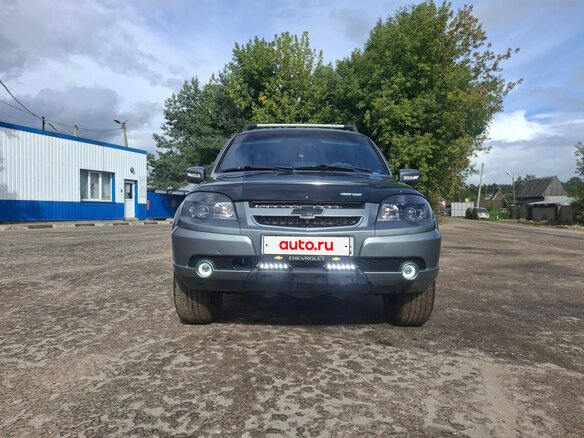 2017 Chevrolet Niva I Рестайлинг, серый - вид 3