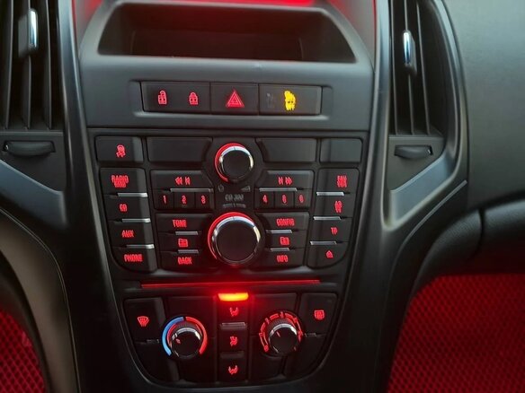 2012 Opel Astra J Рестайлинг, чёрный, 760000 рублей - вид 11