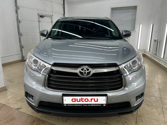 2014 Toyota Highlander III (XU50), серебристый, 2757000 рублей - вид 2