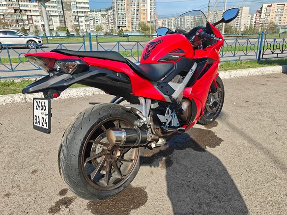 2014 Honda VFR 800, красный, 800000 рублей - вид 1