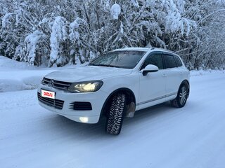 2012 Volkswagen Touareg II, белый, 1600000 рублей, вид 1